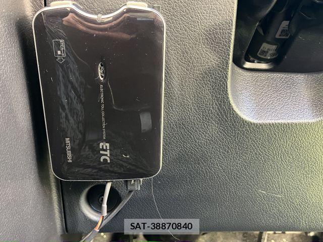 Toyota VOXY 2013-10 2318931-14