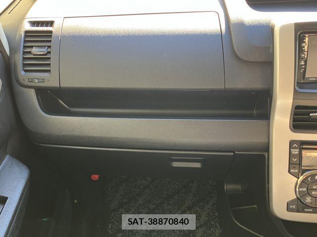 Toyota VOXY 2013-10 2318931-16