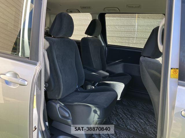 Toyota VOXY 2013-10 2318931-18