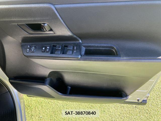 Toyota VOXY 2013-10 2318931-22