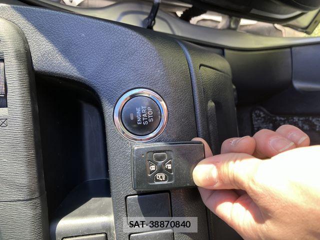 Toyota VOXY 2013-10 2318931-5