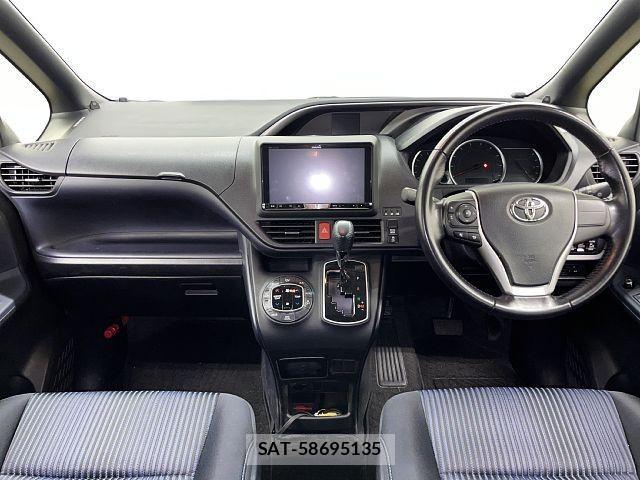 Toyota VOXY 2015-03 2731217-1