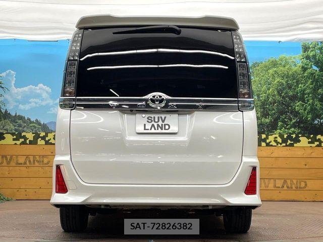 Toyota VOXY 2017-01 3390877-15