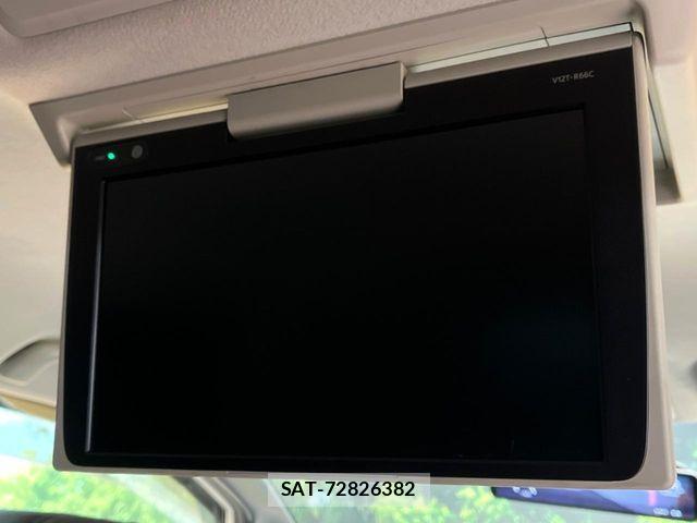 Toyota VOXY 2017-01 3390877-2