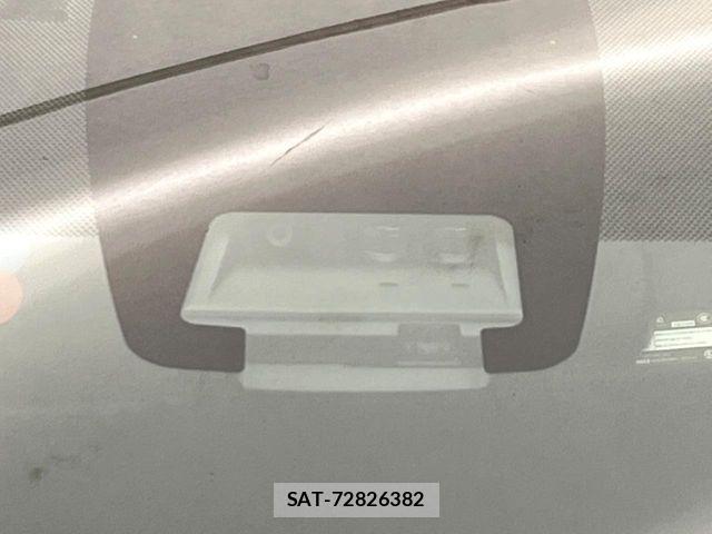 Toyota VOXY 2017-01 3390877-5