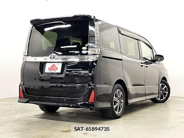 Toyota VOXY 2019-02 3390791-2