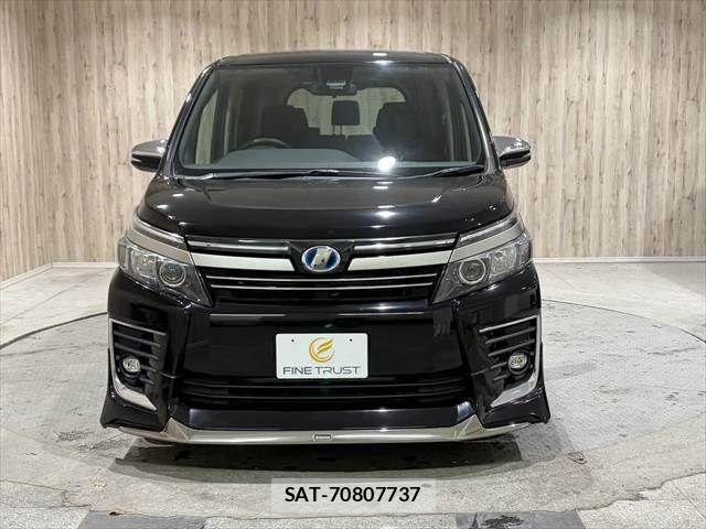 Toyota VOXY 2017-07 3390858-16
