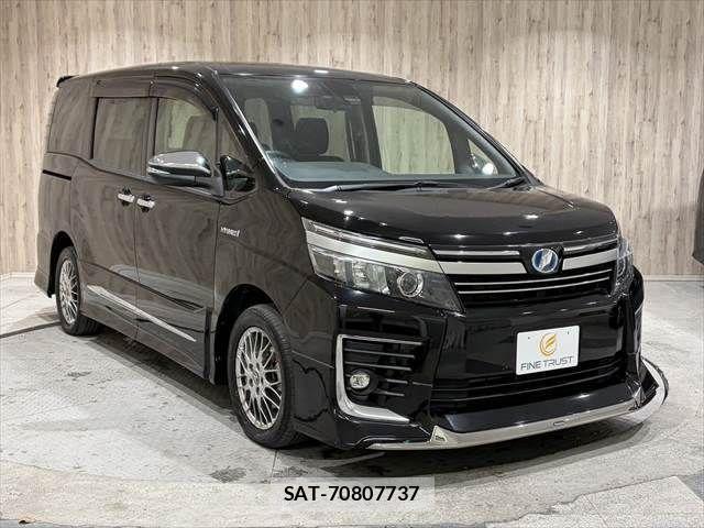 Toyota VOXY 2017-07 3390858-17