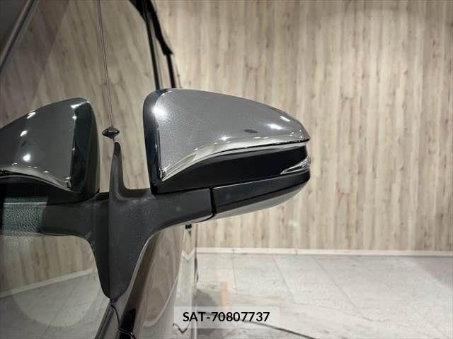 Toyota VOXY 2017-07 3390858-28