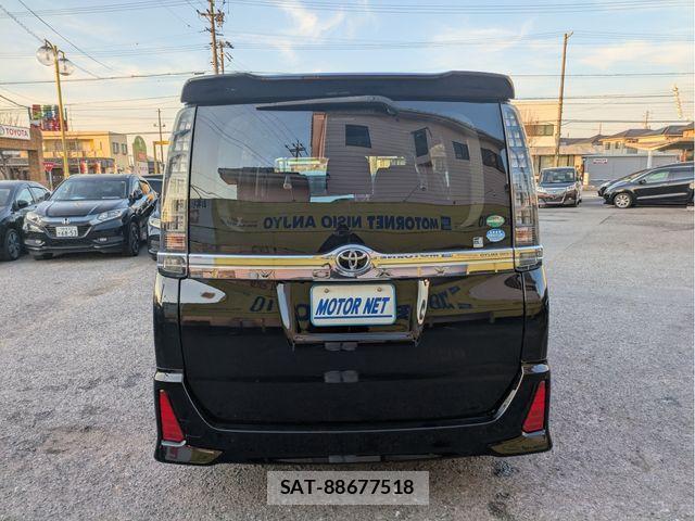 Toyota VOXY 2015-01 3390874-17