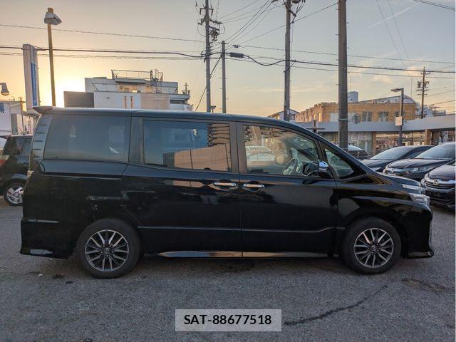 Toyota VOXY 2015-01 3390874-18