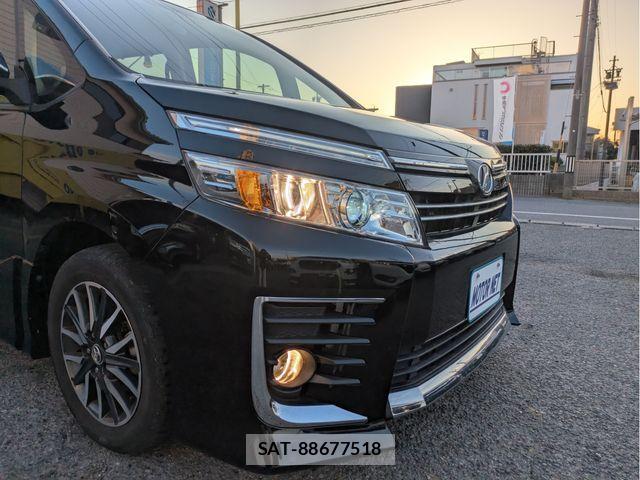 Toyota VOXY 2015-01 3390874-20