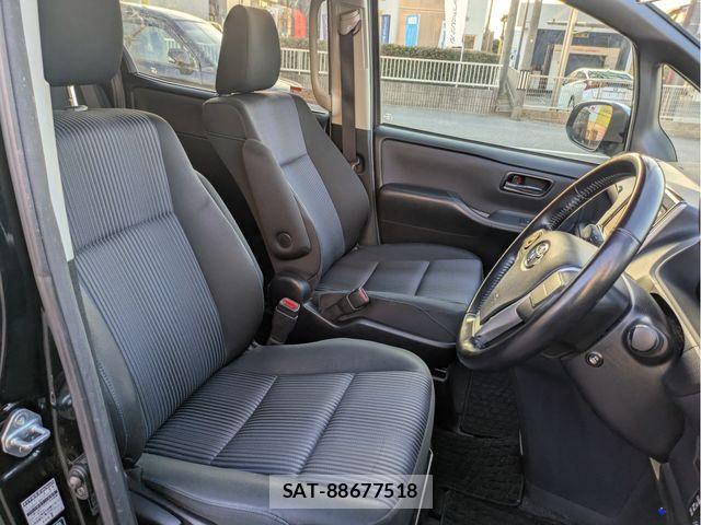 Toyota VOXY 2015-01 3390874-25