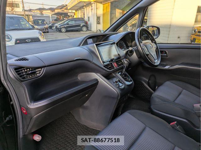 Toyota VOXY 2015-01 3390874-2