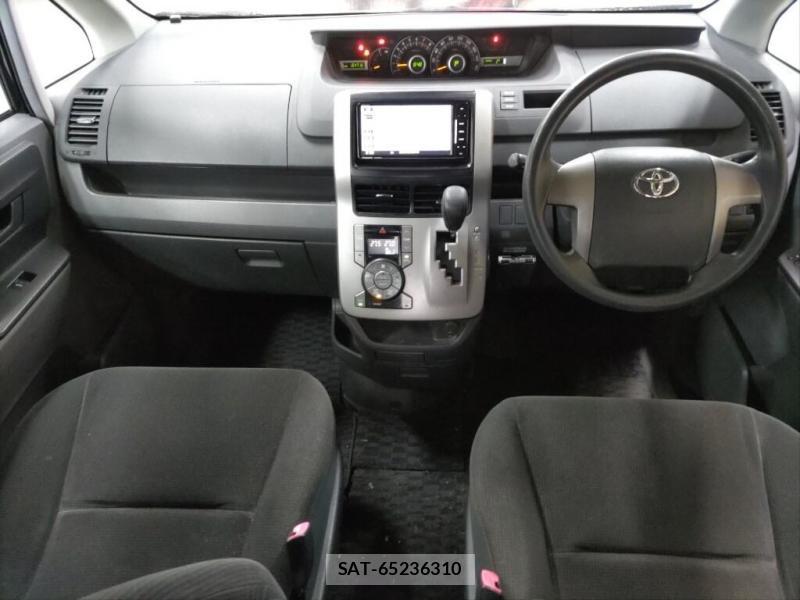 Toyota VOXY 2009 3432632-4