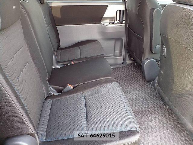 Toyota VOXY 2009-12 3779704-12
