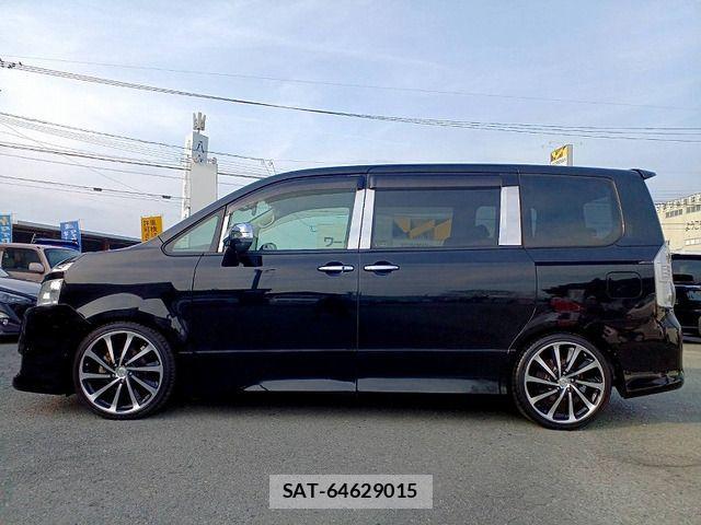 Toyota VOXY 2009-12 3779704-4