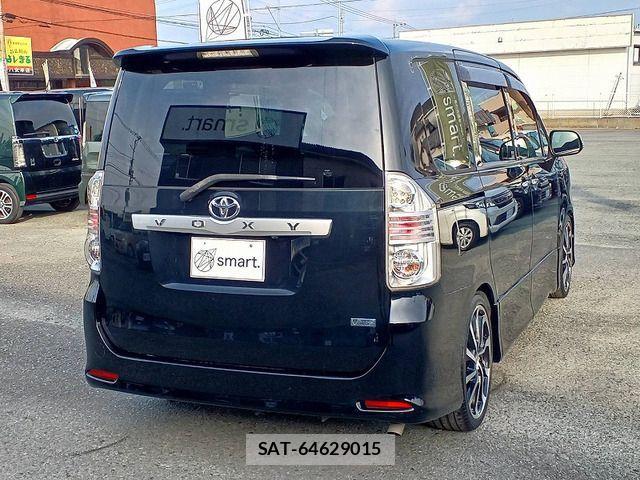 Toyota VOXY 2009-12 3779704-6