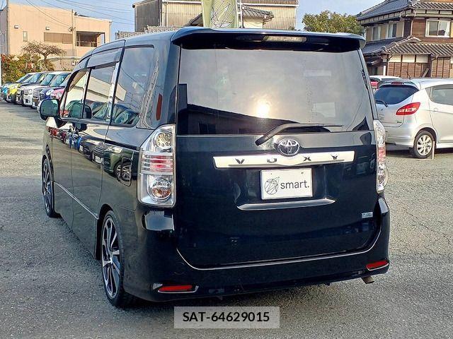 Toyota VOXY 2009-12 3779704-8
