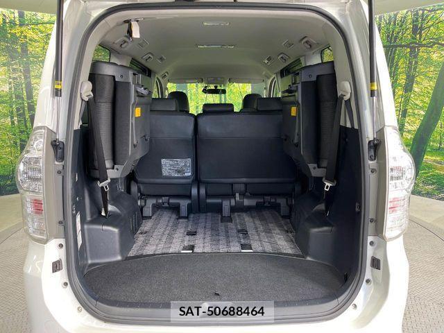 Toyota VOXY 2013-07 3779676-10