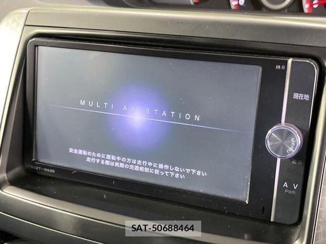 Toyota VOXY 2013-07 3779676-3