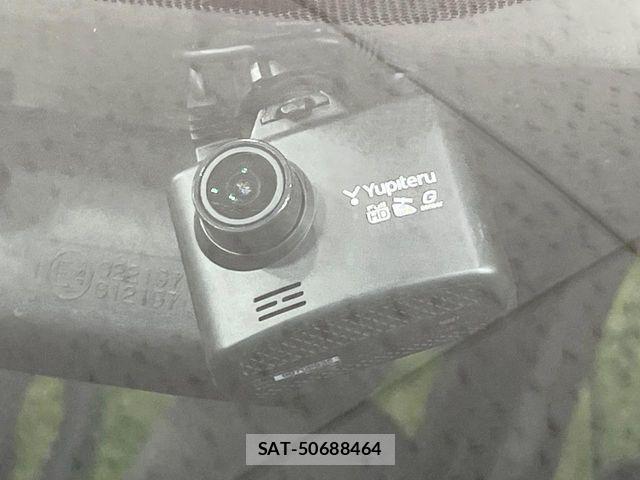Toyota VOXY 2013-07 3779676-5