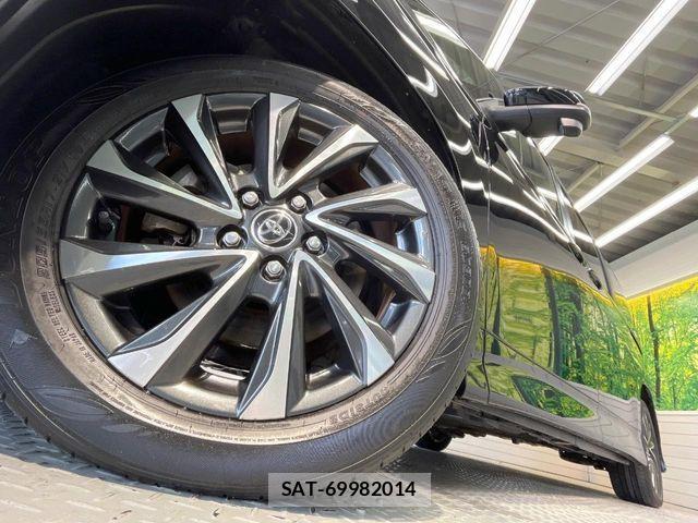 Toyota VOXY 2022-11 3911067-13