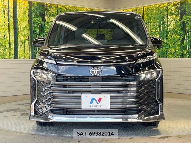 Toyota VOXY 2022-11 3911067-14