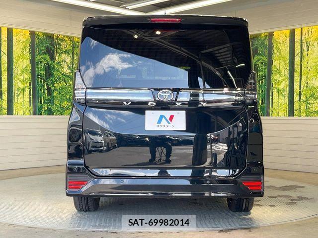 Toyota VOXY 2022-11 3911067-15