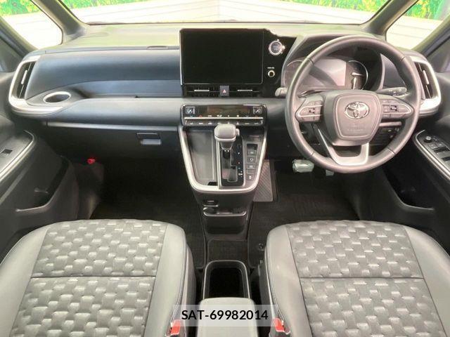 Toyota VOXY 2022-11 3911067-1