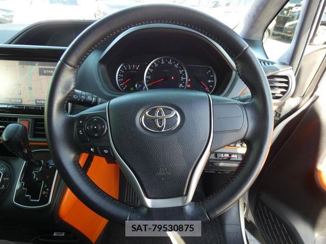 Toyota VOXY 2014-01 4051454-12