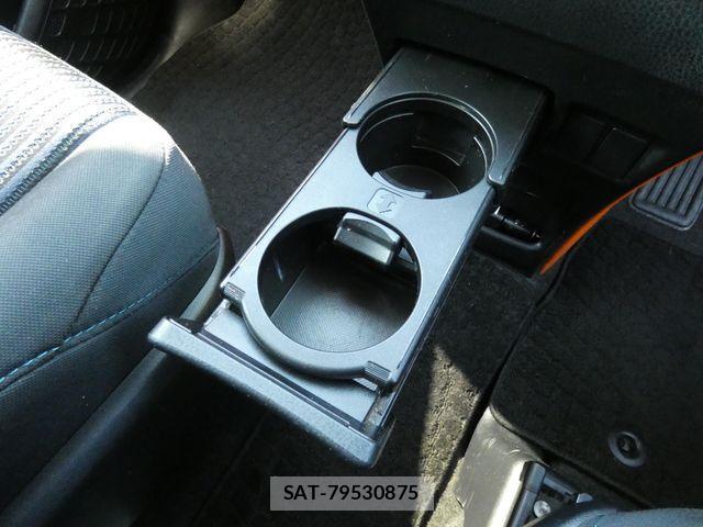 Toyota VOXY 2014-01 4051454-17