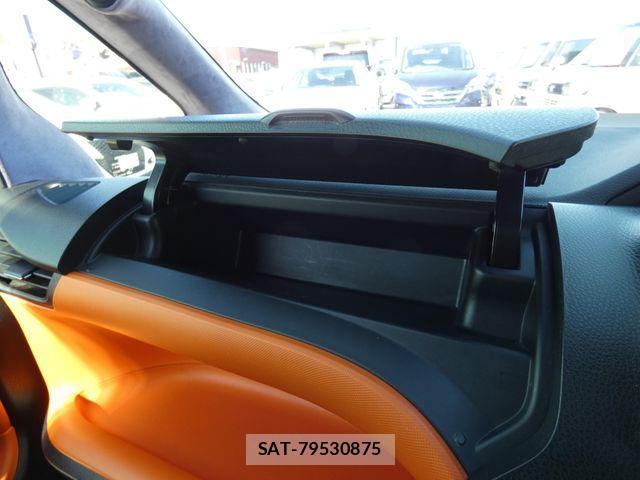 Toyota VOXY 2014-01 4051454-20