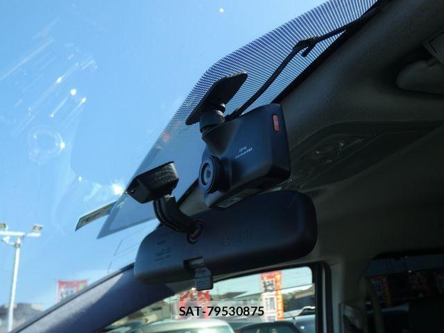 Toyota VOXY 2014-01 4051454-21