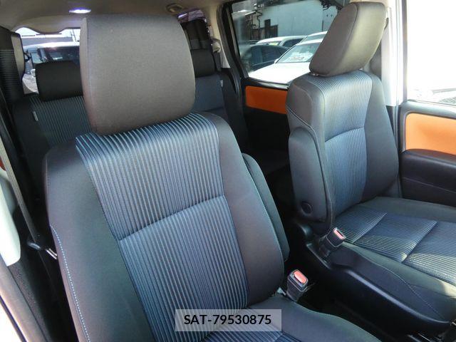 Toyota VOXY 2014-01 4051454-22