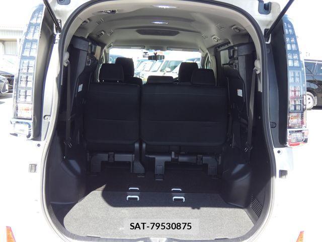 Toyota VOXY 2014-01 4051454-26