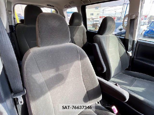 Toyota VOXY 2011-01 4051505-9