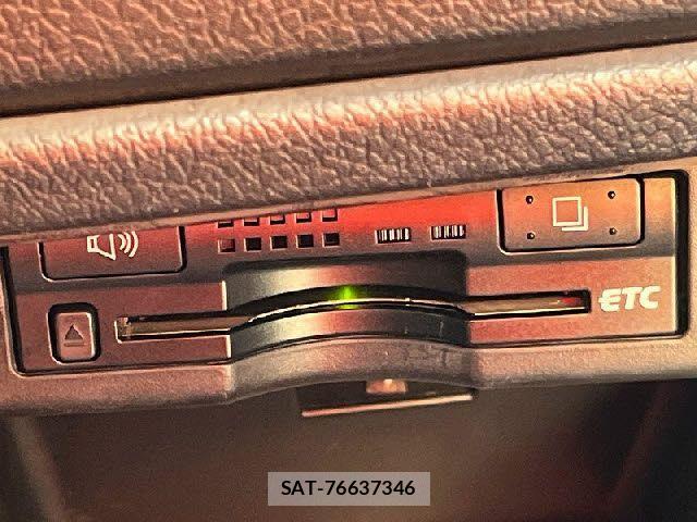 Toyota VOXY 2011-01 4051505-19