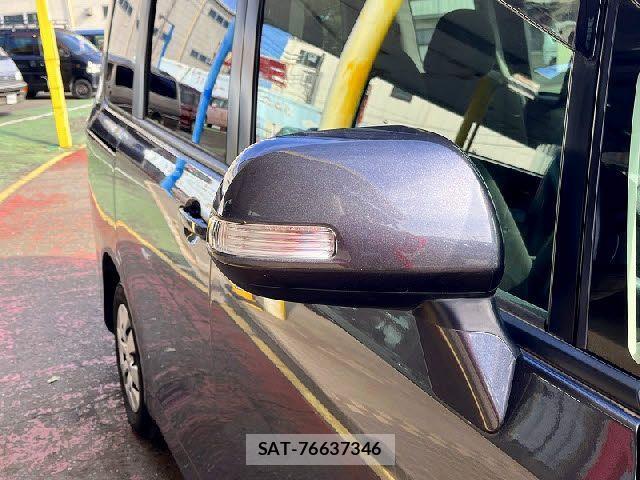 Toyota VOXY 2011-01 4051505-25