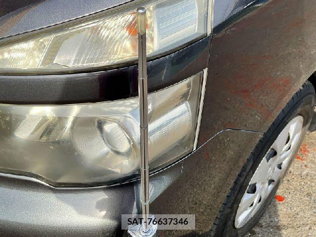 Toyota VOXY 2011-01 4051505-26