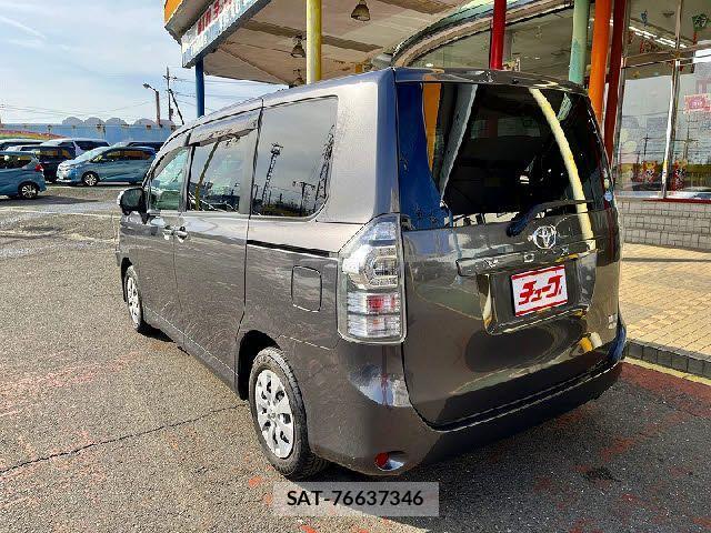 Toyota VOXY 2011-01 4051505-8