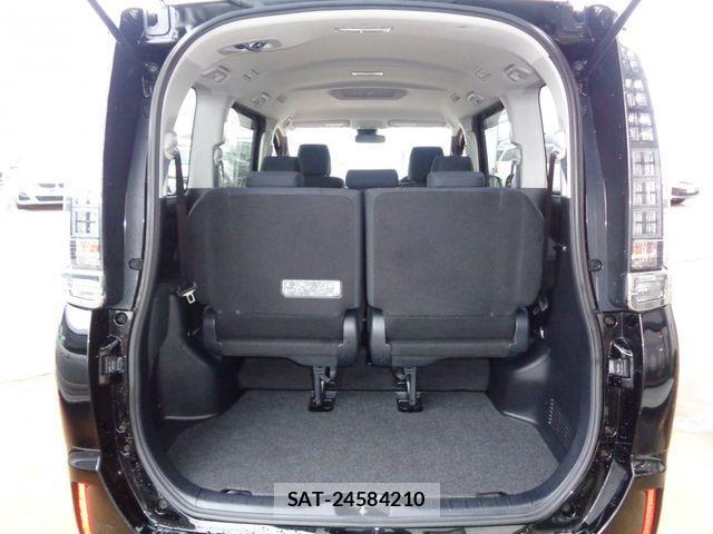 Toyota VOXY 2016-02 4051463-12