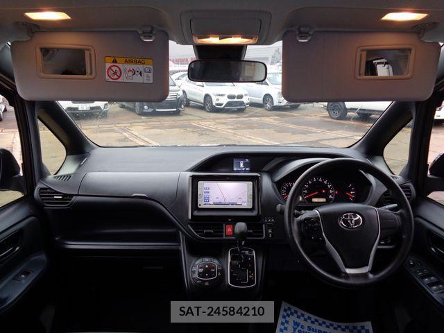 Toyota VOXY 2016-02 4051463-14