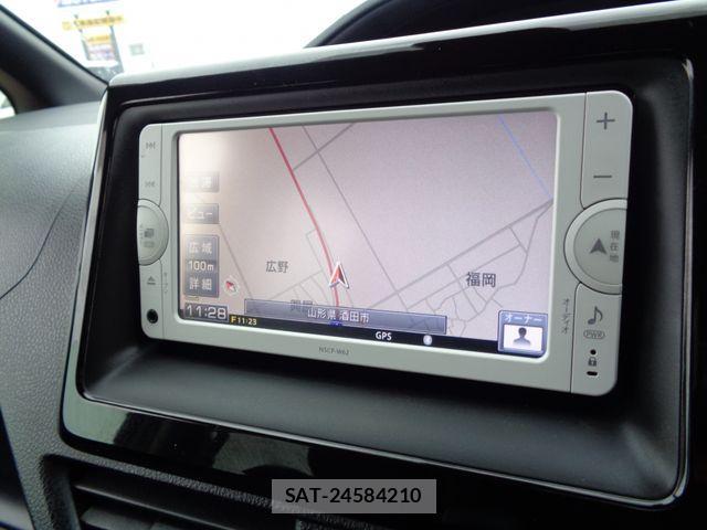 Toyota VOXY 2016-02 4051463-17