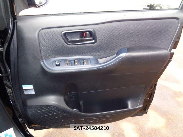 Toyota VOXY 2016-02 4051463-22