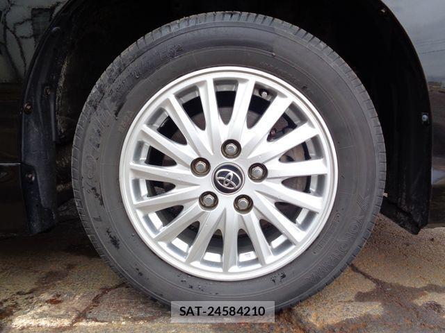 Toyota VOXY 2016-02 4051463-26