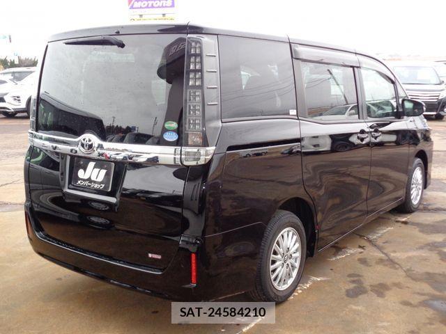 Toyota VOXY 2016-02 4051463-2