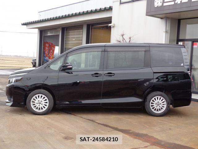 Toyota VOXY 2016-02 4051463-5