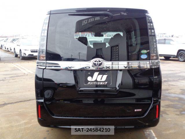 Toyota VOXY 2016-02 4051463-6