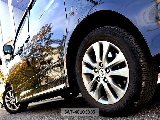 Toyota VOXY 2013-03 4051451-11